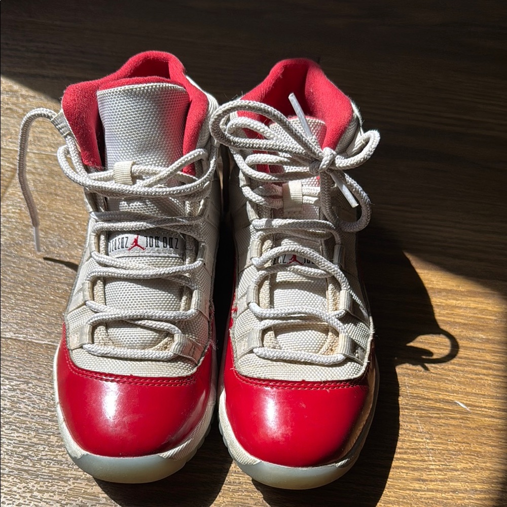 Kids Red and White Jordan Shoes retro 11